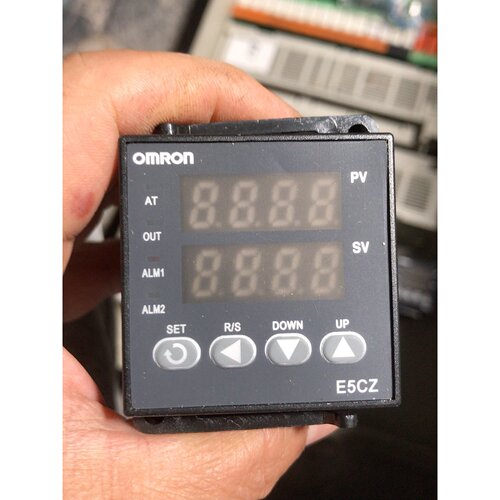 询价下单温控器E5CZ-R2MT实价100直接拍，共7个，一个