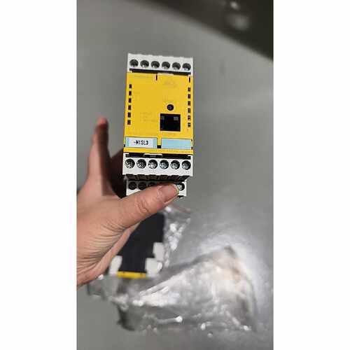 溢价-安全继电器  嘎嘎板正！！！3RK1105-1BE04