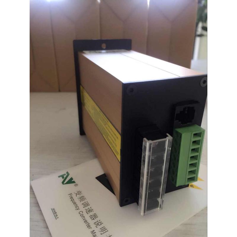 单进单出变频器400W 220V风机水泵变频器可免拆电容 AS02-4S