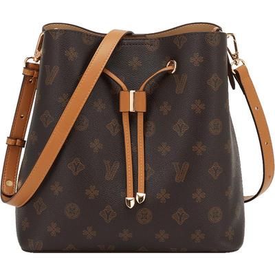 意尔康时尚百搭老花抽绳水桶包