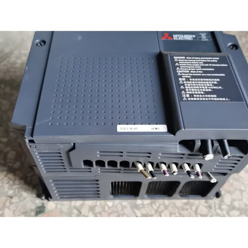 议价三菱d700变频器IS745.5KCHT维修