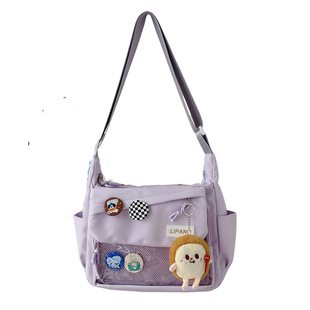 二次元斜挎包日系ins大容量百搭邮差包谷子透明吧唧扎板痛包娃包