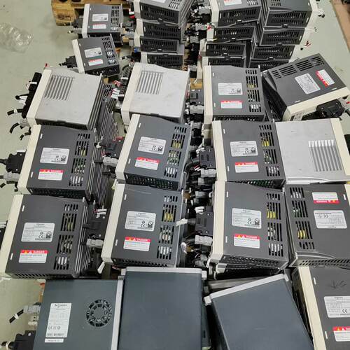 溢价-LXM26DU01M3X，100w驱动器，