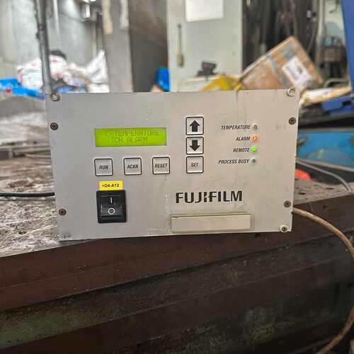 溢价-FUJIFILM温控器TC2000RM,通电能开机,成色