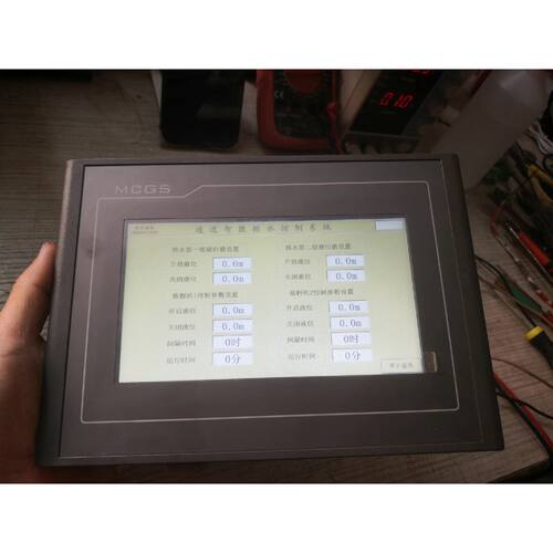 询价昆仑通态触摸屏TPC7022Ex，，成色如图，通电显