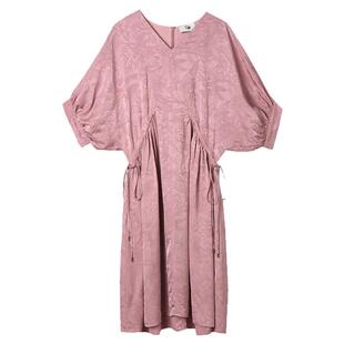 2025年夏装Outlets专柜 WP系列 衬肤显白优雅气质蝙蝠袖V领连衣裙