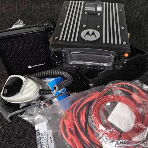 询【议价】Motorola APX 7500 VHF 7/800未使用
