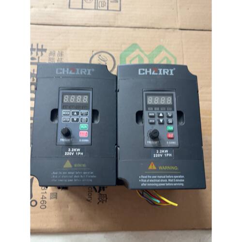 议价紫日变频器ZVF330M2R2S2S2.2kw220v维修