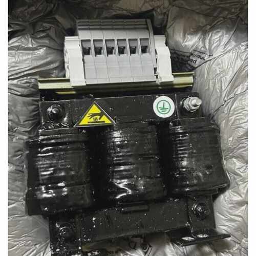 施耐德VW3A453这是一个未使用的物品作为备件保存
