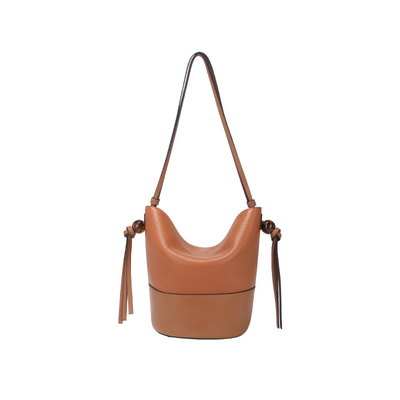 BAMPO半坡头层牛皮水桶包