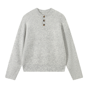 江南先生NewJNXS半开襟纽扣亨利领花纱毛衣后下摆皮标装饰针织衫