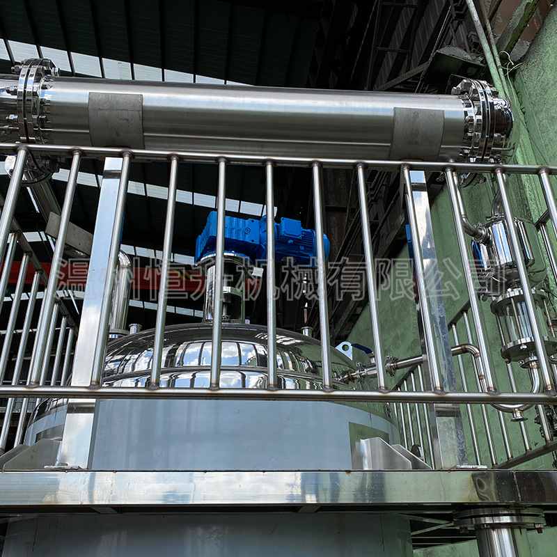 厂家直供不锈钢提取浓缩设备 中草药植物精油多功能提取罐