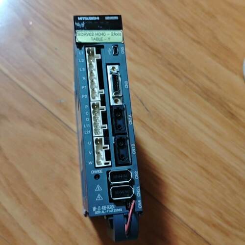【询价】MR-J3-40B-RJ004成色新，。没有插头！适用