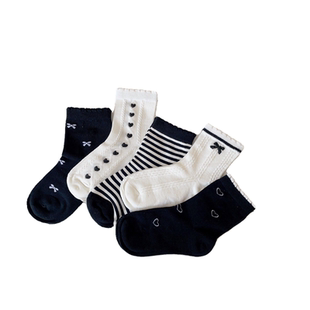 爱嘀嗒男女儿童袜子2025春秋棉5双装 黑白爱心花边中大童中筒袜