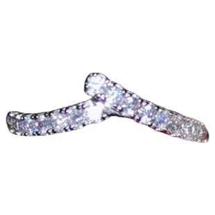 18K白金三角排钻INS风戒指女小众设计指环高碳钻石食指戒轻奢礼物