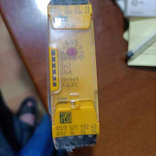 议价PILZ皮尔兹安全继电器PNOZ S4 750104全新原装正品现货议价