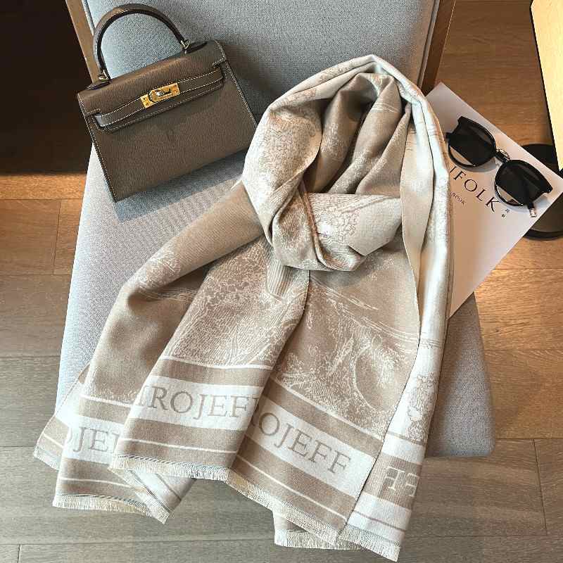 新款外搭披肩高级感仿羊绒驼色秋冬围巾女2025双面围脖多用空调房