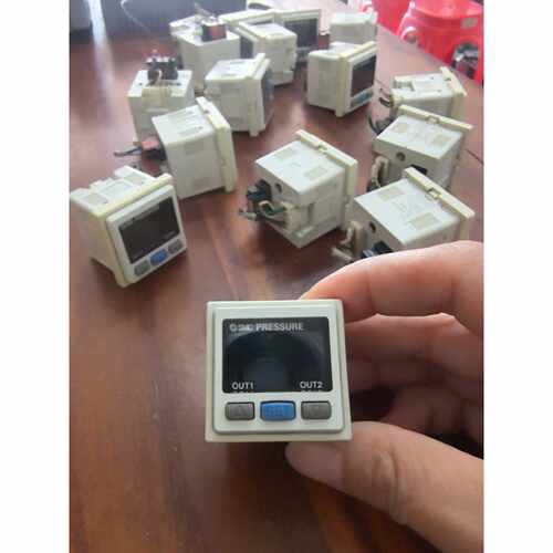 议价SMC压力开关PSE300维修