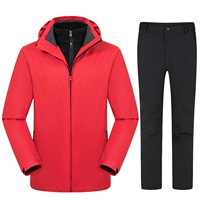 Красные съемные черные штаны