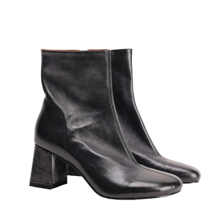 【benefanfan】2025秋冬新款真皮短靴粗跟黑色高跟女款高级感靴子