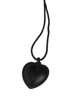 超火黑色爱心chic系绳毛衣链