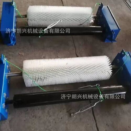 煤矿传送带电动滚刷清扫器 传送带清洗器 皮带聚氨酯刮刀