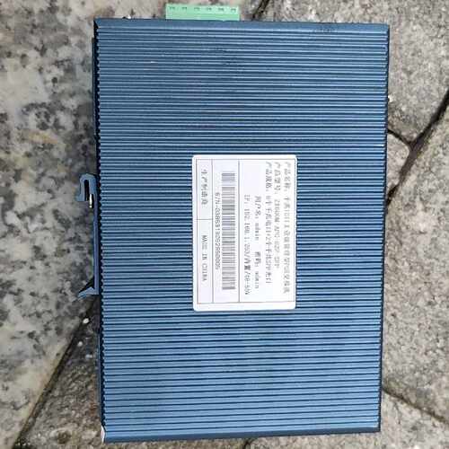 有一台千兆10口工业级管理型P0E交换机，ZX600M，八个