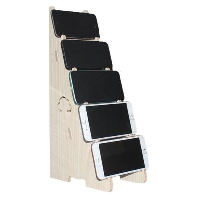 横放多台手机工作室桌面简约