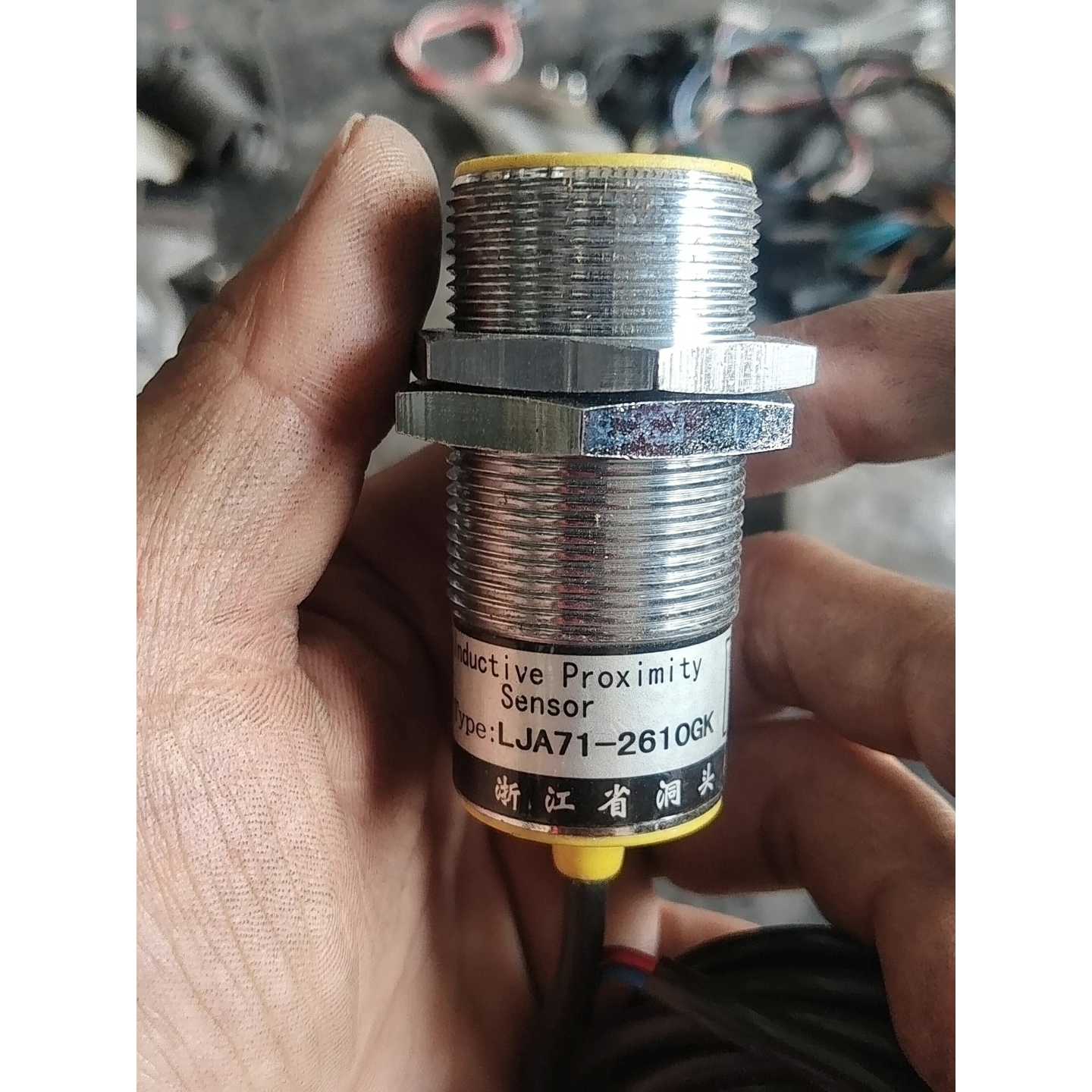议价良沪LJA712610GK接近传感器开关全新库存14只维修