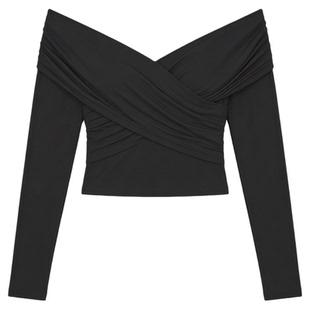 One line V-neck leaky shoulder bottom shirt一字V领漏肩打底衫