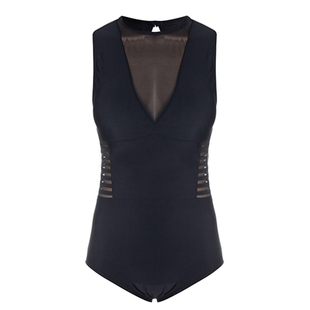 DK游泳衣女款泡温泉2026新款高级感连体显瘦遮肚专业女士性感泳装