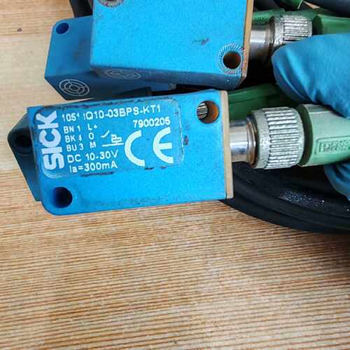 溢价-西克IQ10-03BPS-KT1接近开关传感器（6个