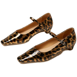 割草机老k 豹纹浅口一字带复古风漆皮单鞋女 方头猫跟鞋2025新款