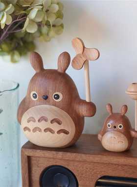 工位可爱解压精神状态上班发疯迷你龙猫治愈情绪风车旋转龙猫摆件