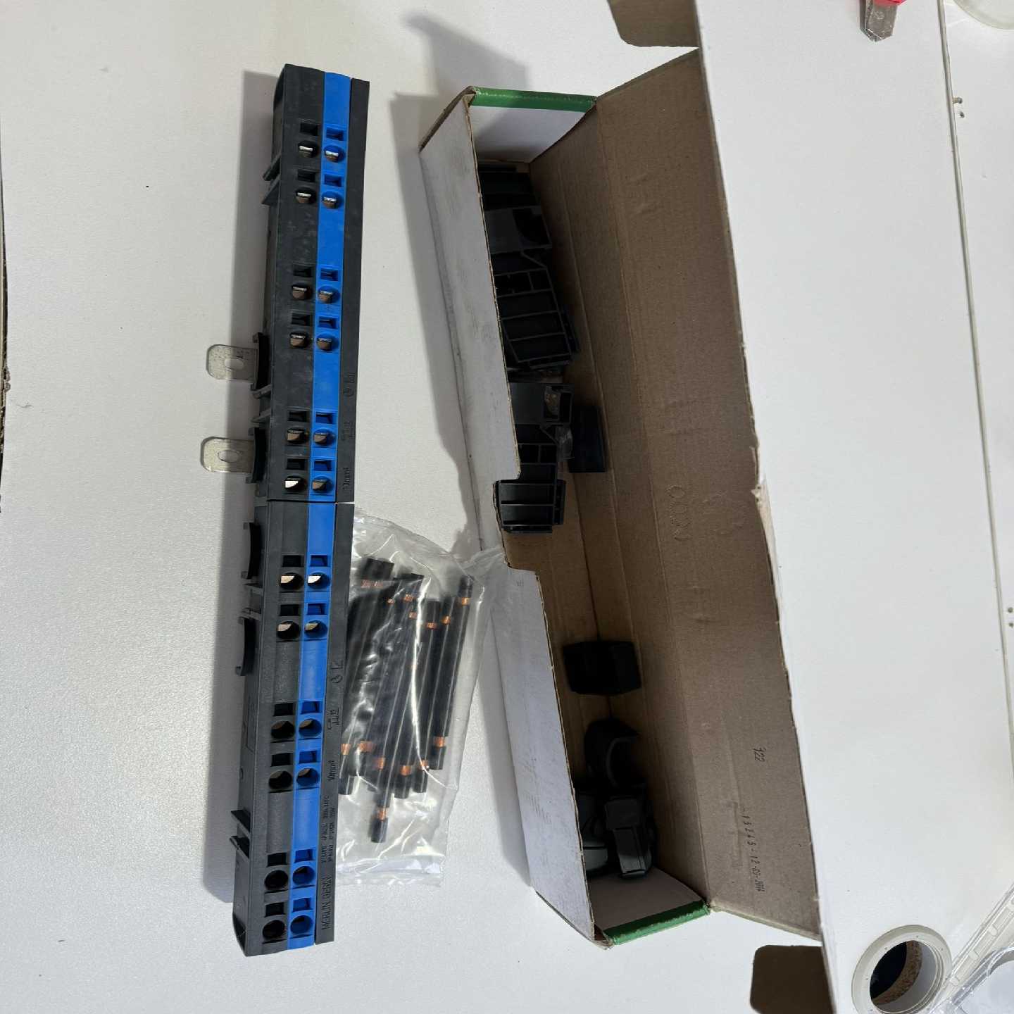 议价施耐德排线LSX58052A接线板插头接线座