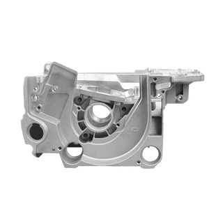 5800汽油锯曲轴箱体通用5200伐木锯机油箱体5900油锯加厚箱体配件