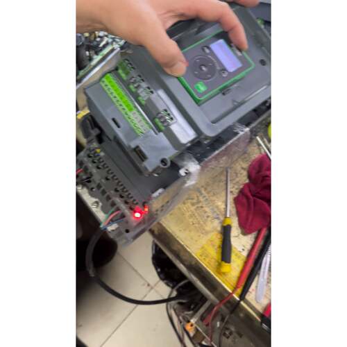 在线议价ATV610U15N4 拆机施耐德变频器 1.5KW 380