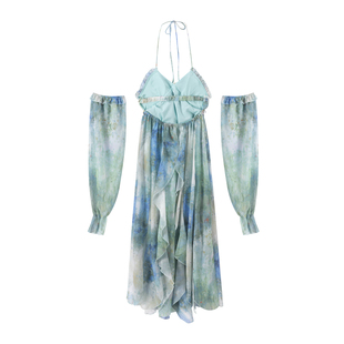 三亚海边绝美穿搭沙滩裙荷叶边挂脖吊带遮手臂度假超仙连衣裙蓝色