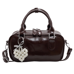 高级感小包包女2025新款时尚百搭斜挎包夏季流行爆款手提保龄球包