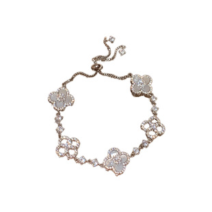 温柔白月光仿白贝母花瓣手链女款手串水晶手链轻奢小众精致手饰品