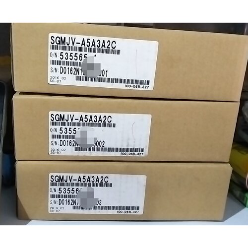 议价SGMJVA5A3A2C全新伺服电机4台因项目剩维修