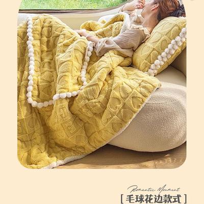 折叠加厚保暖抱枕被子两用新款办公室午睡靠枕二合一车上车载靠垫