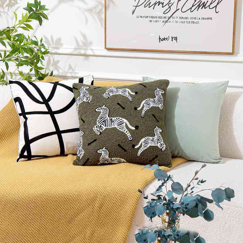 新品 中古风刺绣沙发抱枕套ins风客厅装饰靠枕床头靠垫腰靠背北欧