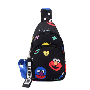 儿童斜挎包男童韩版休闲胸包小学生旅行小背包包潮小男孩子单肩包