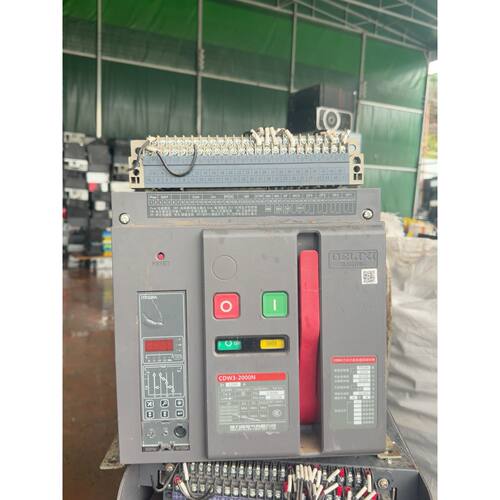 可维修议价  W32000N万能式断路器带ITR326A智能控制器成色还可以