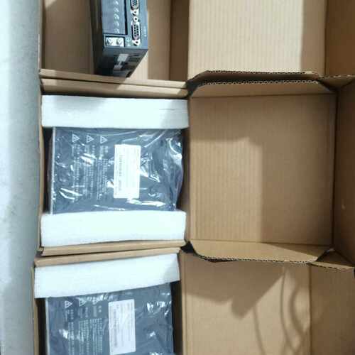 溢价-仓库备用汇川400W伺服电机驱动器IS620PS2R8I-C