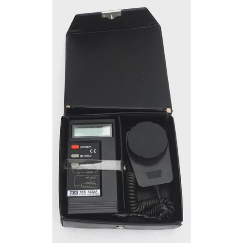 VGC TES MODEL 1332A DIGITAL LUX METER LIGHT ILLUMINOMETER  M