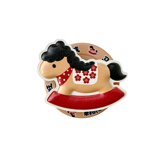 AIGLAT摇摇乐皮质木马气囊磁吸支架马年新款卡通手机皮革纹支架适用MagSafe磁吸支架强吸附懒人神器桌面