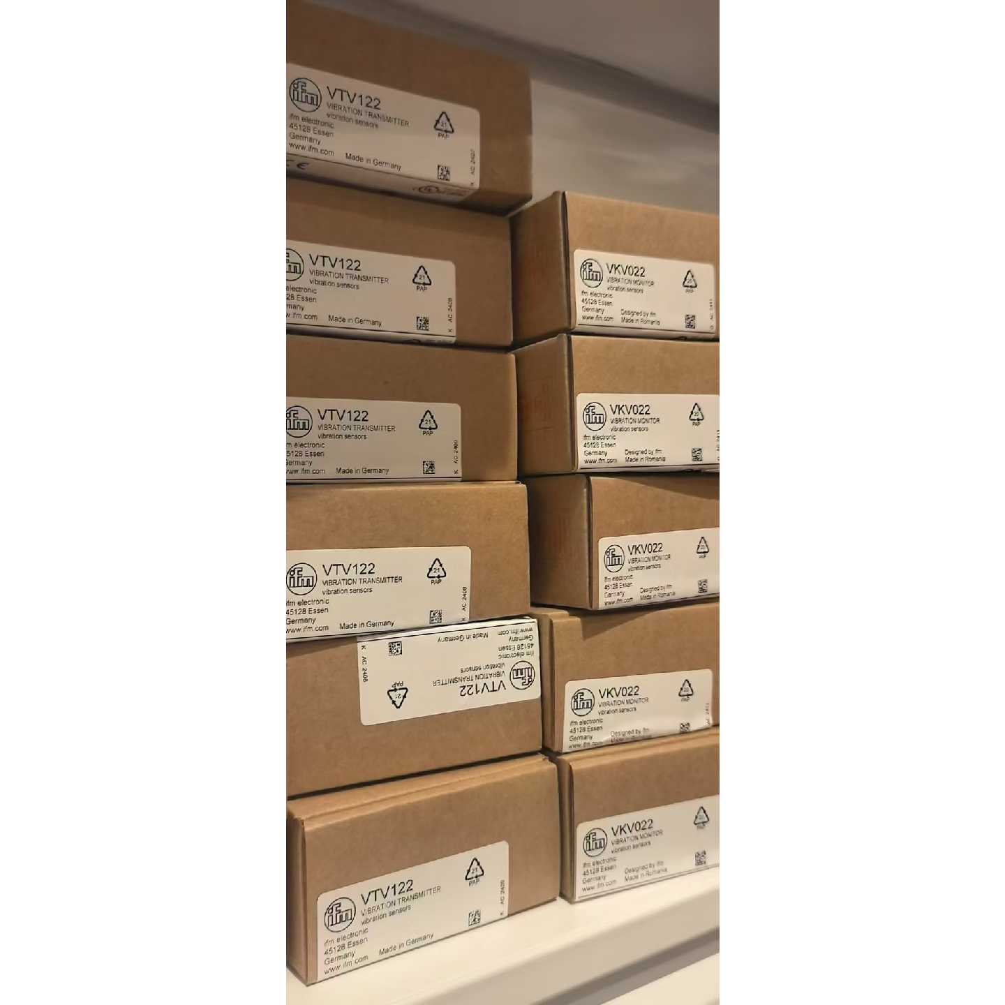 议价可维修易福门振动传感器VTV122两线技术精准的线性模拟输出工