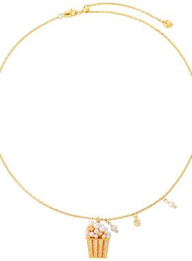 2025新款珍珠吊坠毛衫项链女小众轻奢爆米花设计k金色时尚锁骨链